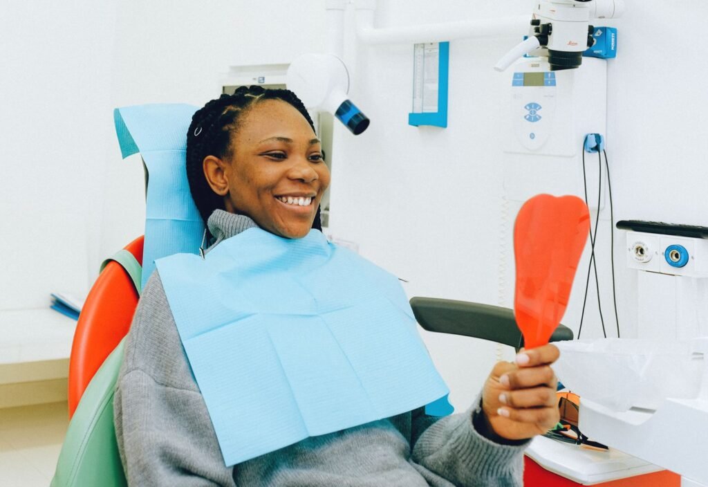 Diseño de sonrisa: carillas, blanqueamiento y armonización facial